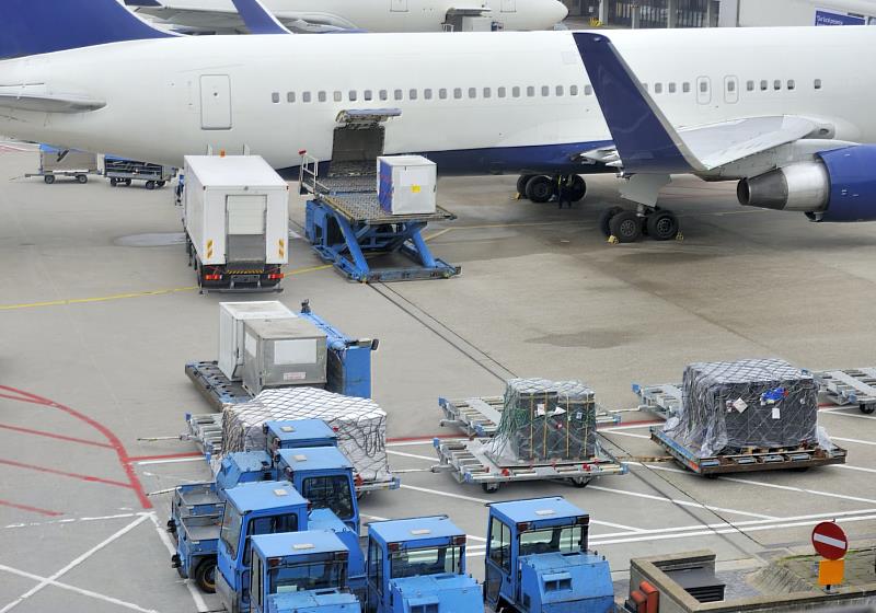 根據國際航空運輸協會(IATA)統計，受疫情影響，今年航空貨運業預計將運送超過6800萬噸貨物，創歷史新高，空運人才需求大增。