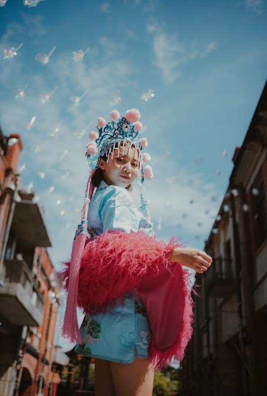 宜蘭天空出現一條不消失的彩虹，如夢似幻！