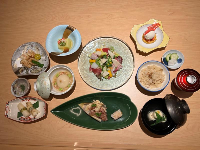 首間進軍海外市場的「JR東日本大飯店台北」9月底前，於午間時段限量供應竹筍樂享套餐「輝夜姬懷石」
