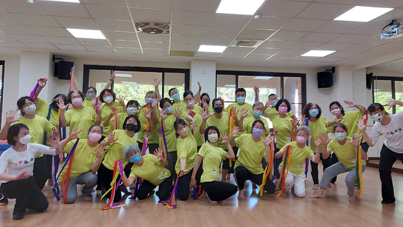 傾聽身體的聲音_樂齡工作坊（照片雲門提供）