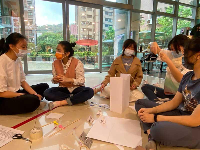 圖二：來自全國最具創意的學生靠團隊完成作品，在實作過程中將創意提升為創造力