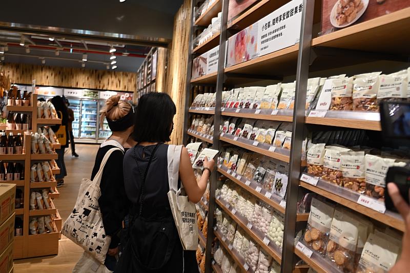 全臺唯一3層樓MUJI無印良品在臺東！饒慶鈴：持續吸引大型品牌進駐臺東