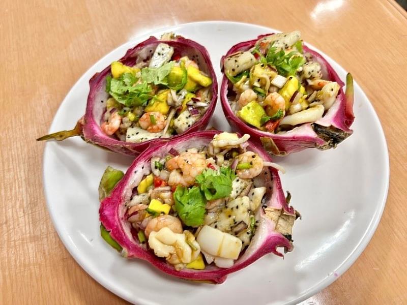 嘉義縣營養夏日特集！夏日海鮮酪梨火龍果盅上菜