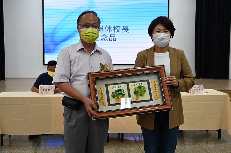 國中小學校長布達暨交接典禮 饒慶鈴：實施行政減量讓教育回歸專業