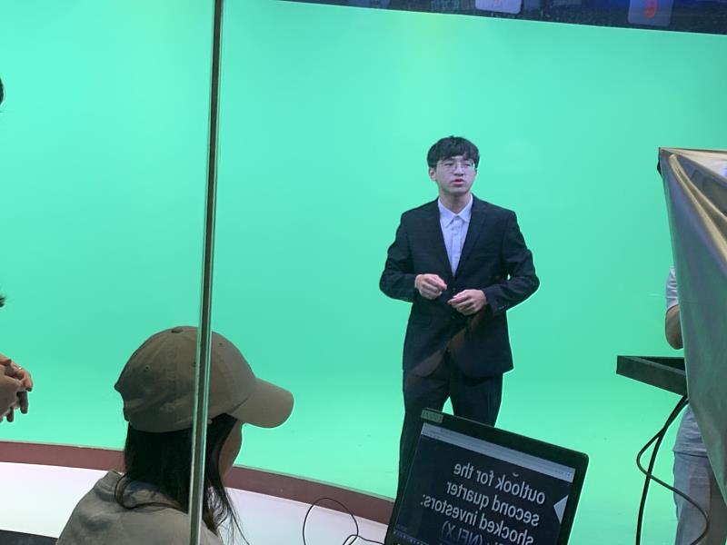 圖二：世新英語系積極鼓勵學生修習其他傳播領域的技能與知識，修滿12學分即可獲得學程證書，為英語與傳播結合實力掛保證