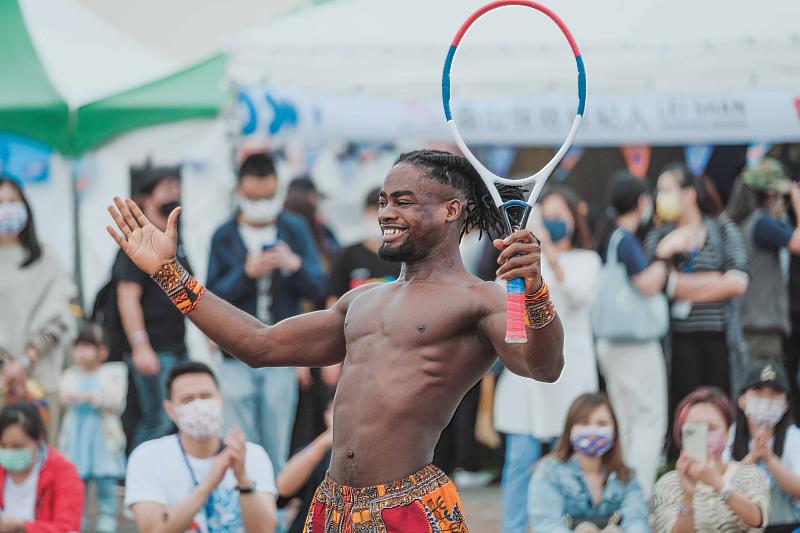 每年世界音樂節周邊活動與異國市集皆為吸睛重點。