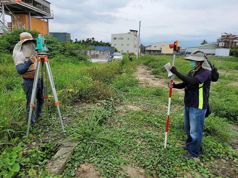 屏東縣強化地政便民措施 土地鑑界複丈成果圖當場核發 並積極辦理地籍清理 促進土地利用