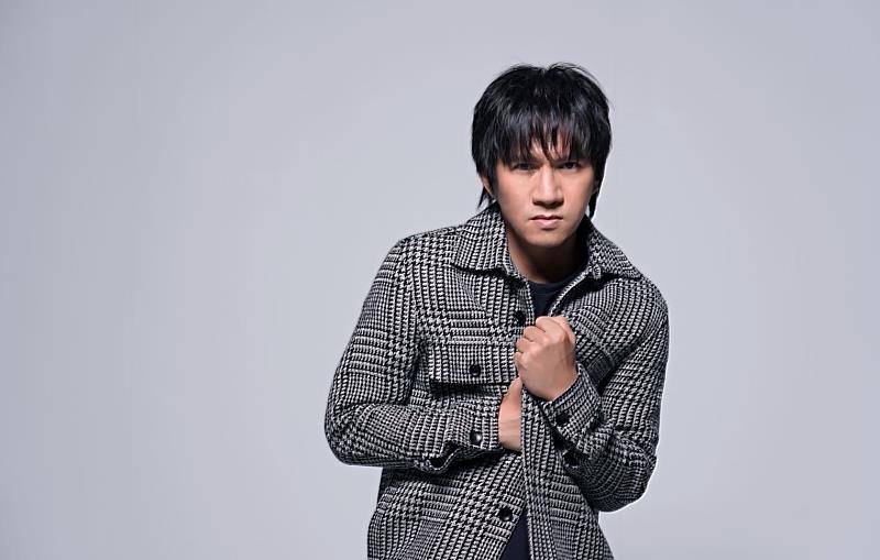 《原Way星球》盼到王宏恩睽違22年終於發行族語創作專輯。照片／原文會提供