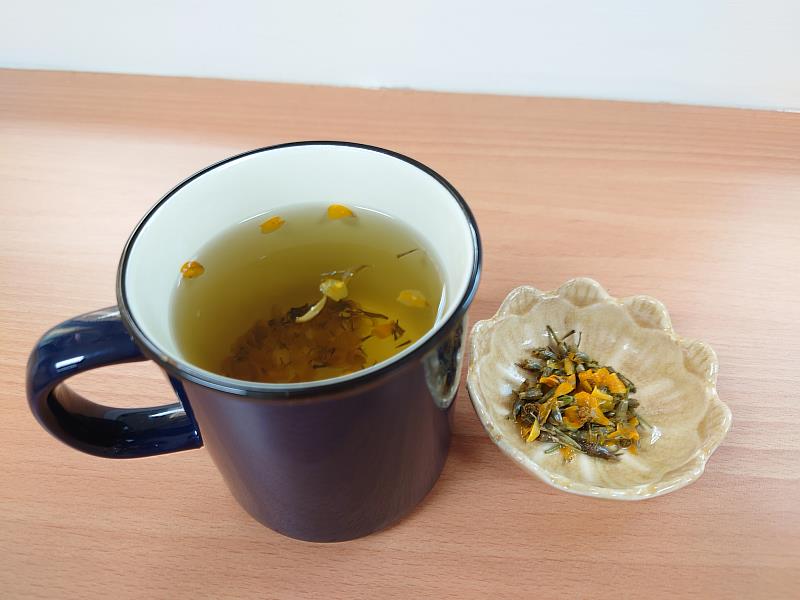 推薦在家種植兼具觀賞及實用性的香草，如芳香萬壽菊獨特香氣也適合冷泡茶使用