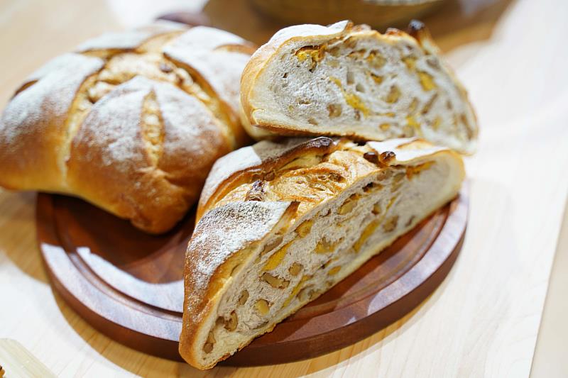 【圖三】客家風味麵包-桶柑餅麵包