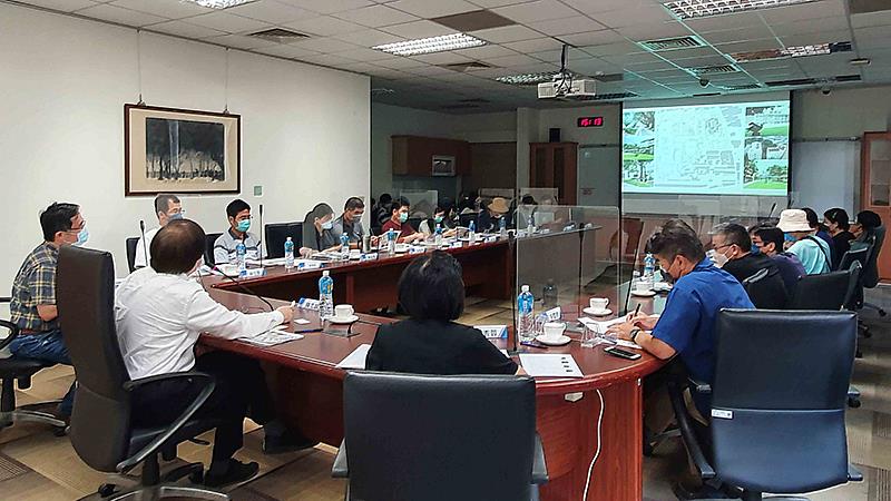 教育部察訪臺藝大新世代學生住宿環境提升計畫會議現場。