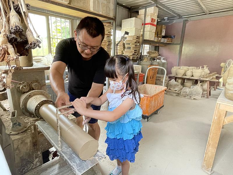 鶯式生活砌陶趣民眾體驗畫面2
