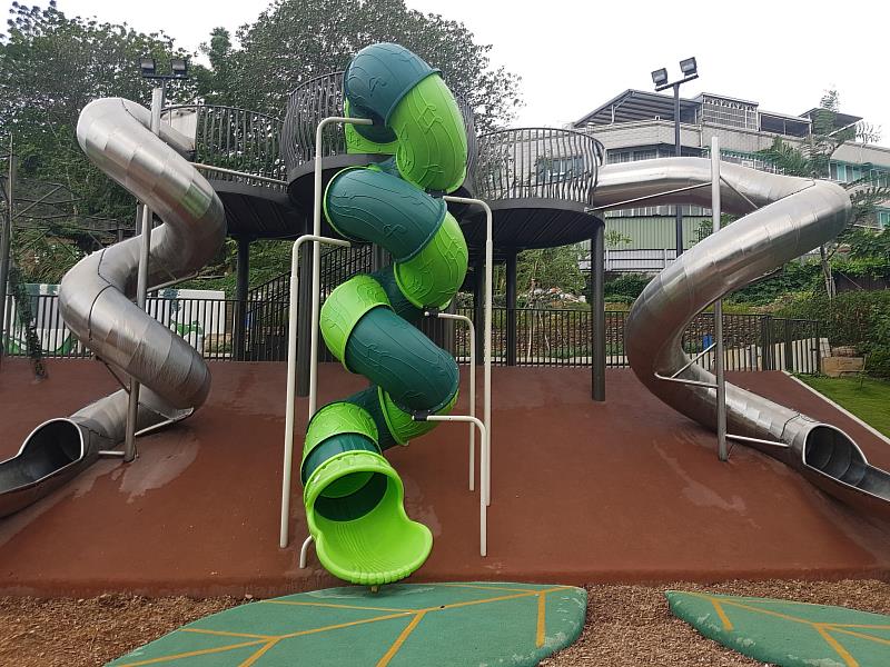 鶯歌永吉公園-傑克與魔豆為主題設計的迴旋溜滑梯