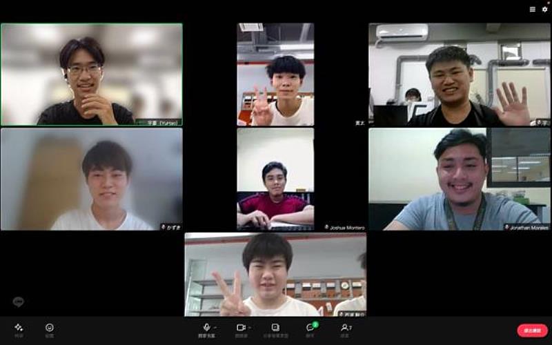 3.南臺科大學生透過「線上」方式與日本的大阪工業大學及菲律賓的聖何塞-雷科萊托斯大學討論之情形。
