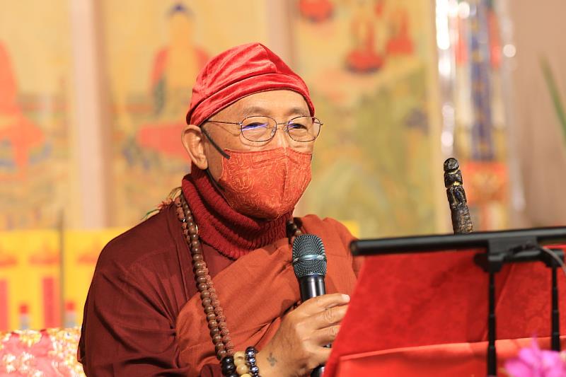 圖說2.心道法師慈悲開示，不管是在壇場中虔誠禮拜，還是發心當志工服務奉獻，都是滋養我們的菩提心，讓我們走在成佛大道上。（圖由靈鷲山佛教教團提供