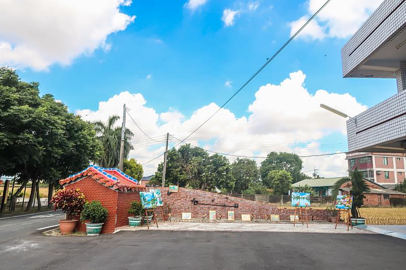 田野間的藝術牆！民雄鄉文隆社區磚情的小鴨獲2021致敬城鄉魅力大賞肯定