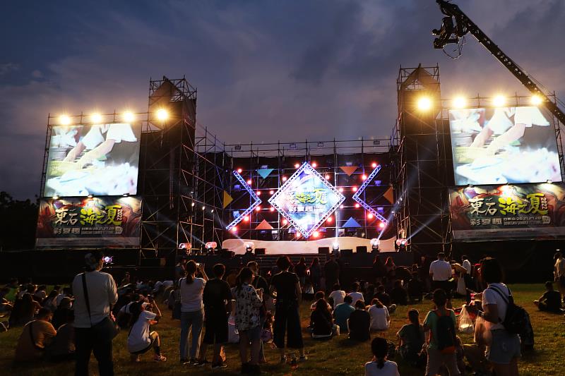 2022東石海之夏首日登場！歌手熱力開唱 民眾興奮大喊：縣長我愛你！