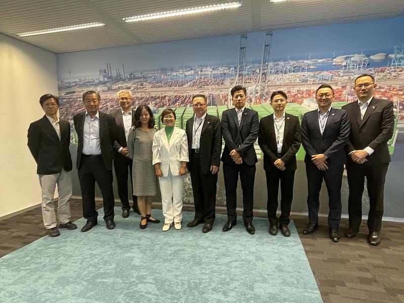 徐佳青副委員長參觀長榮海運歐洲分公司