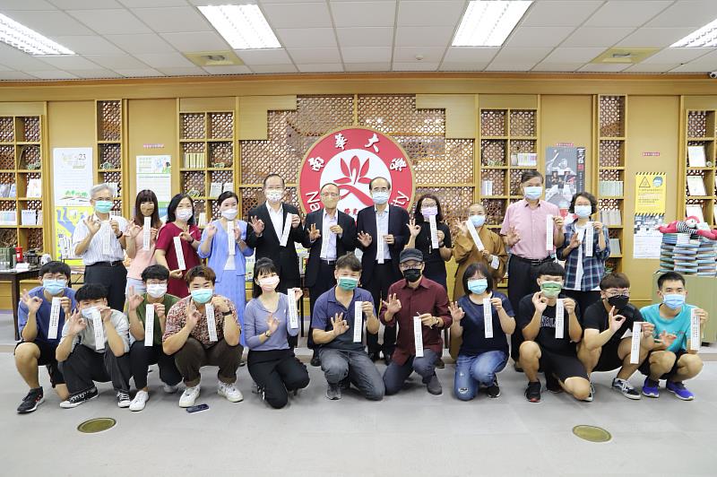 南華大學舉辦「靜心抄法語」活動，師生踴躍共襄盛舉。