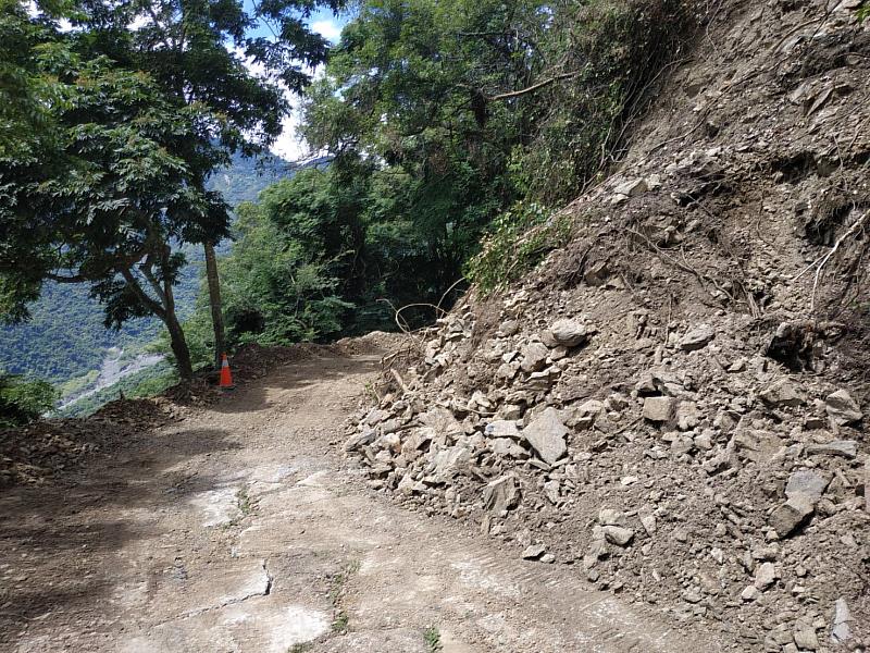 美瓏山林道施工4