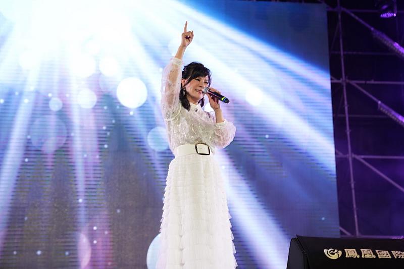 台語唱將大鵬灣飆歌 屏東夏日狂歡祭變超級KTV5