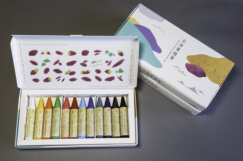 北海薯蠟筆將於111學年度開學後贈與北海岸地區13所偏鄉小學，學童們可以用薯蠟筆進行自由創作
