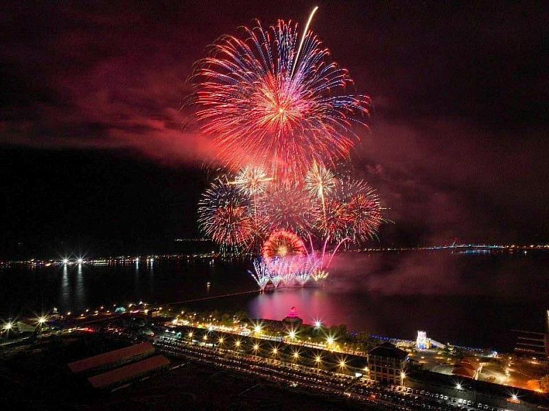 全台首創雙風火輪煙火秀+火舞 屏東夏日狂歡祭9/4震撼閉幕