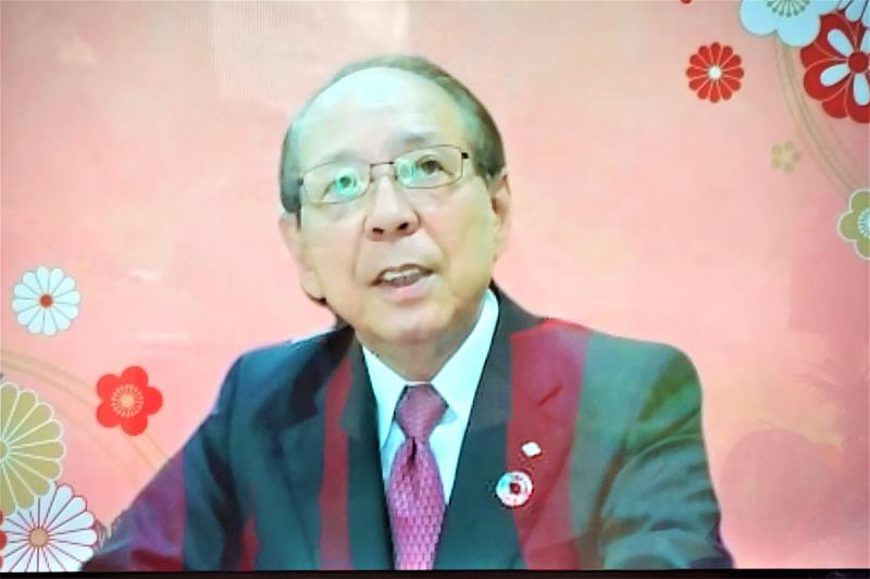住友培科社長藤原一彥從日本連線參與致詞時表示台灣住友培科是台灣唯一大型生產封測材料的企業，看好半導體市場發展決定在高雄投資擴廠