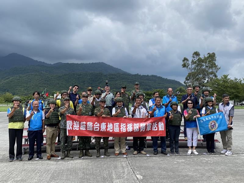 秋節前夕 臺東縣副縣長王志輝率團敬軍慰問 感謝國軍保家衛國辛勞