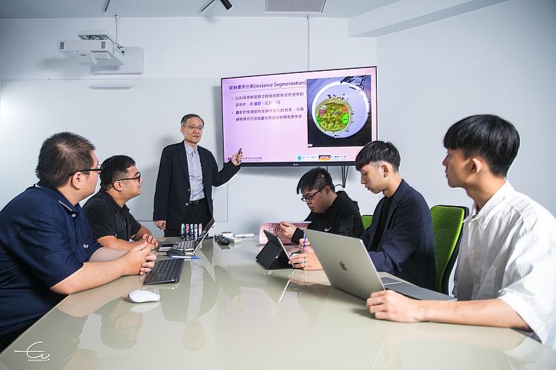 「AI囊胚影像判讀系統」可以協助醫師挑選最優良的囊胚進行植入