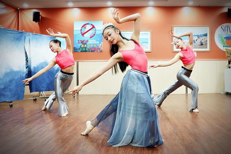 首站於板橋新埔國中登場的「遇見大未來．愛地球在新埔」活動，由新北市文化基金會、廣達文教基金會攜手新北市文化局、教育局一同舉辦