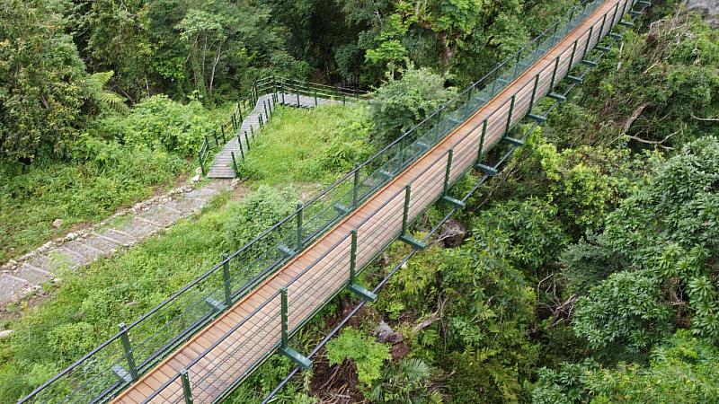 龍吟吊橋位在環溪步道及環山步道的交會點。