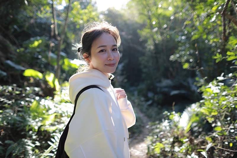 《山上優雅》，陳明珠帶大家走讀樟之細路客庄古道，輕鬆吃喝玩樂。圖／《客新聞》
