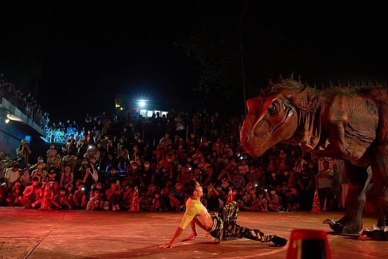 「恐龍重生」在嘉義表演藝術中心！歡迎大手牽小手 來嘉隨「藝」走走