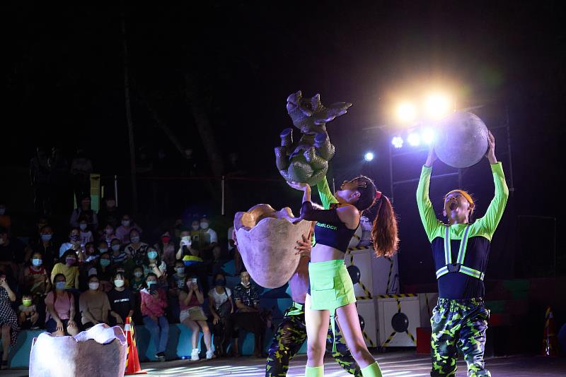 「恐龍重生」在嘉義表演藝術中心！歡迎大手牽小手 來嘉隨「藝」走走