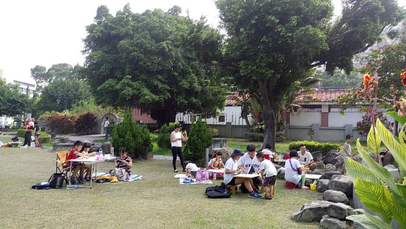 員林公園參賽者作畫