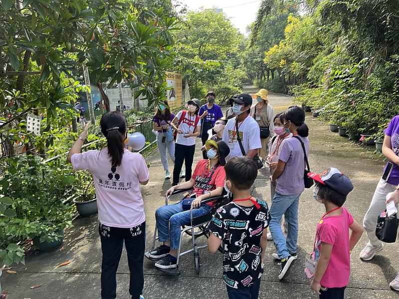 嘉義縣罕病家庭小旅行 「義起來嘉童樂」共創回憶