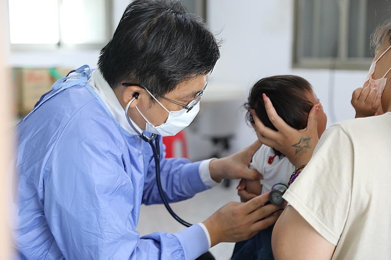 張雲傑醫師指出，包括崇德在內的偏遠地區鄉鎮中，有一部分比例的孩子呈現體位異常、發育兩極化，多是因飲食習慣造成的營養不良或肥胖問題。