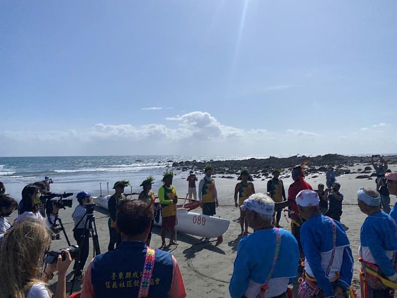 挑戰支架大洋舟首次長距離航行 臺東「藍海生活節」重現南島語系原鄉榮耀