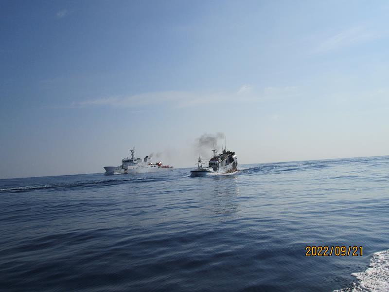 巡護八號船到達金隆成18漁船