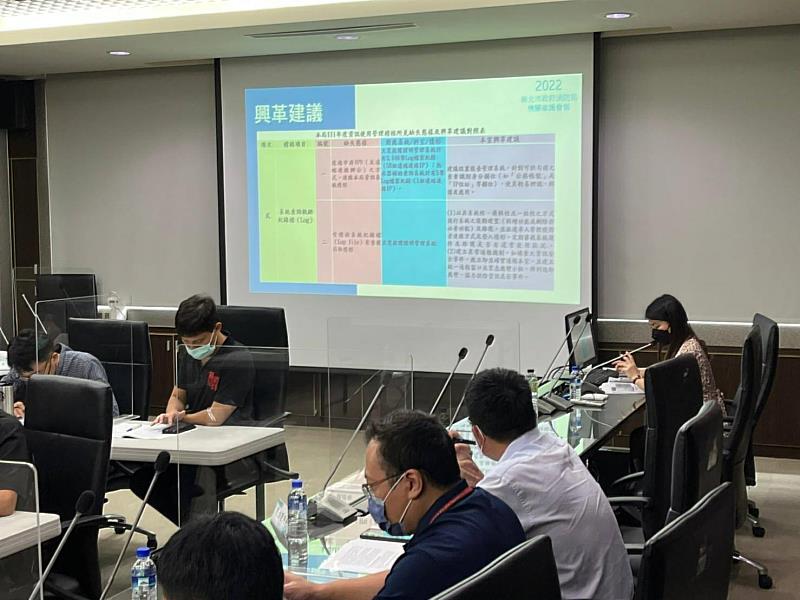 本次會議涵蓋「公務機密」及「機關安全」兩大主軸，透過本年度機關維護會報，將近來實際發生相關案例納入專題報告，進行深入探討，加強與會同仁對於公務機敏資料、個資保護、執勤攝錄及駐地監視器材影像之保密觀念。