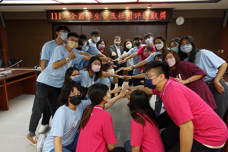 圖說二：全體喊口呼-「我們是一舉樹德樹科大，數一數二樹科大，樹德科大Fighting」