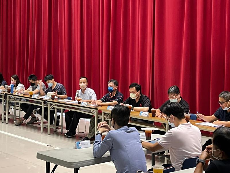 新北市政府消防局於今(28)日下午14時於9樓大禮堂召開111年度第3季「專責安檢小組消防安全法令暨建築物審(勘)查執法疑義」研討會議。
