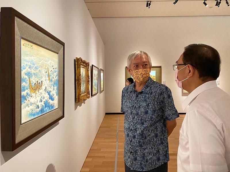 史博館梁永斐館長與創價美術館洪玉柱館長討論典藏品對博物館之重要性