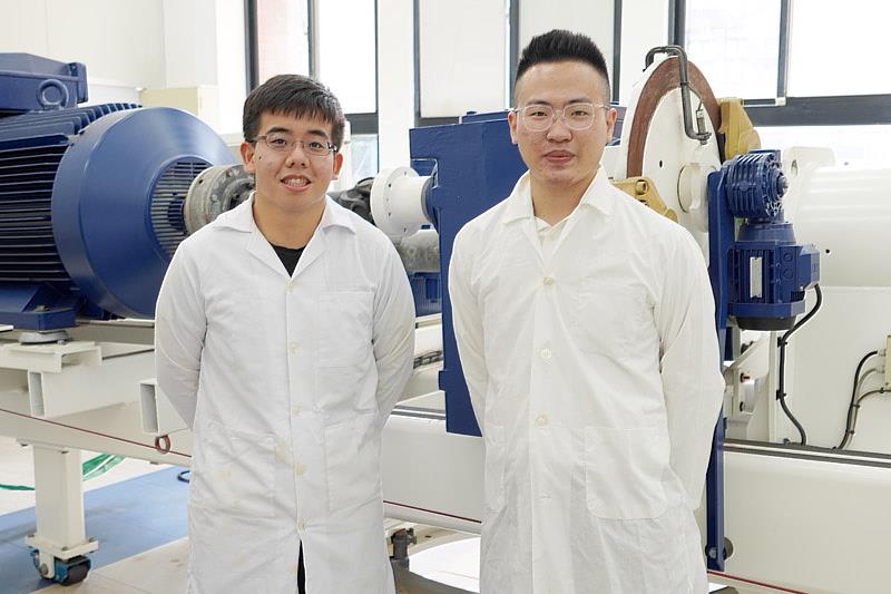 大葉大學機械系黎瑛傑(右)、電機系鄭仲凱(左)都以進入風電產業工作為目標