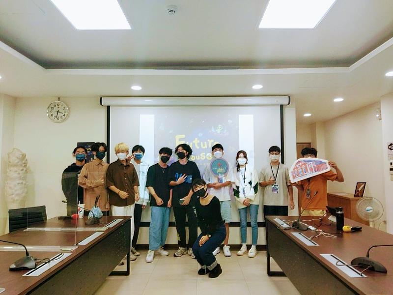 青少年藝術培力講座藉由不同領域藝術家經驗分享交流藝術發展的脈動