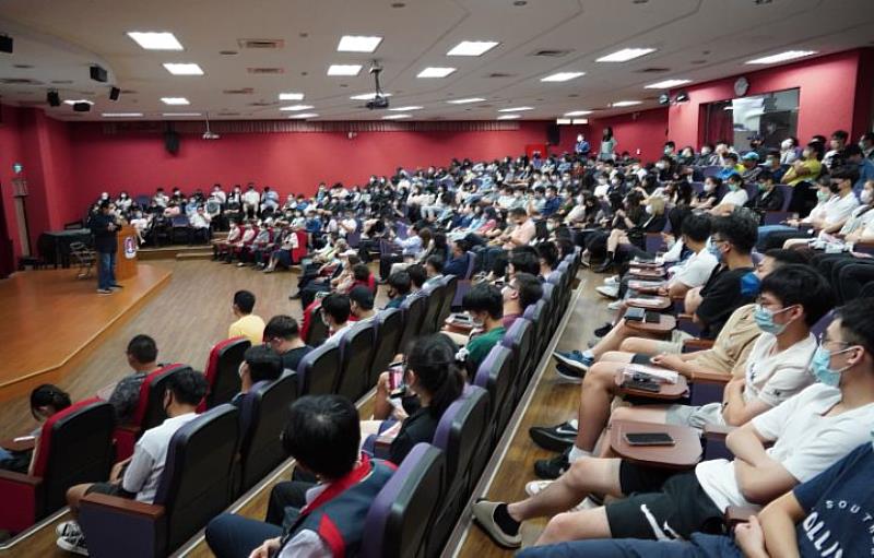 國際會議中心擠滿近300名師生來聽馬英九演講。