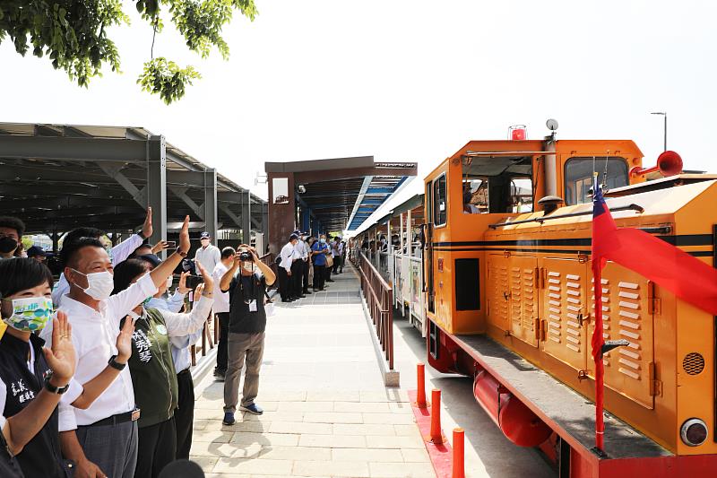 最快高鐵與最慢五分車的連結！蒜頭糖廠五分車延駛嘉義高鐵站今通車