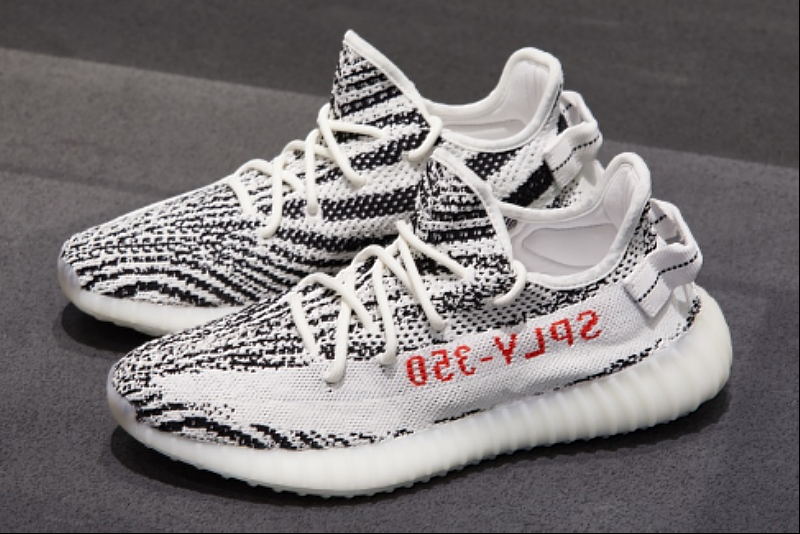 adidas YEEZY BOOST 350 V2 ‘Zebra’ (照片由EdReeve為倫敦設計博物館所拍攝提供)