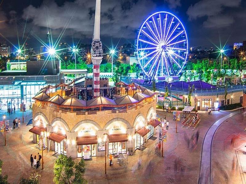 高雄市前鎮區「SKM Park Outlets」周邊的房屋平均單價為20.6萬元，相對親民。